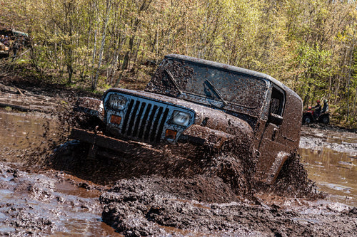 Top 5 Off-Road Destinations in the US: Where to Go Mudding & Off-Roading